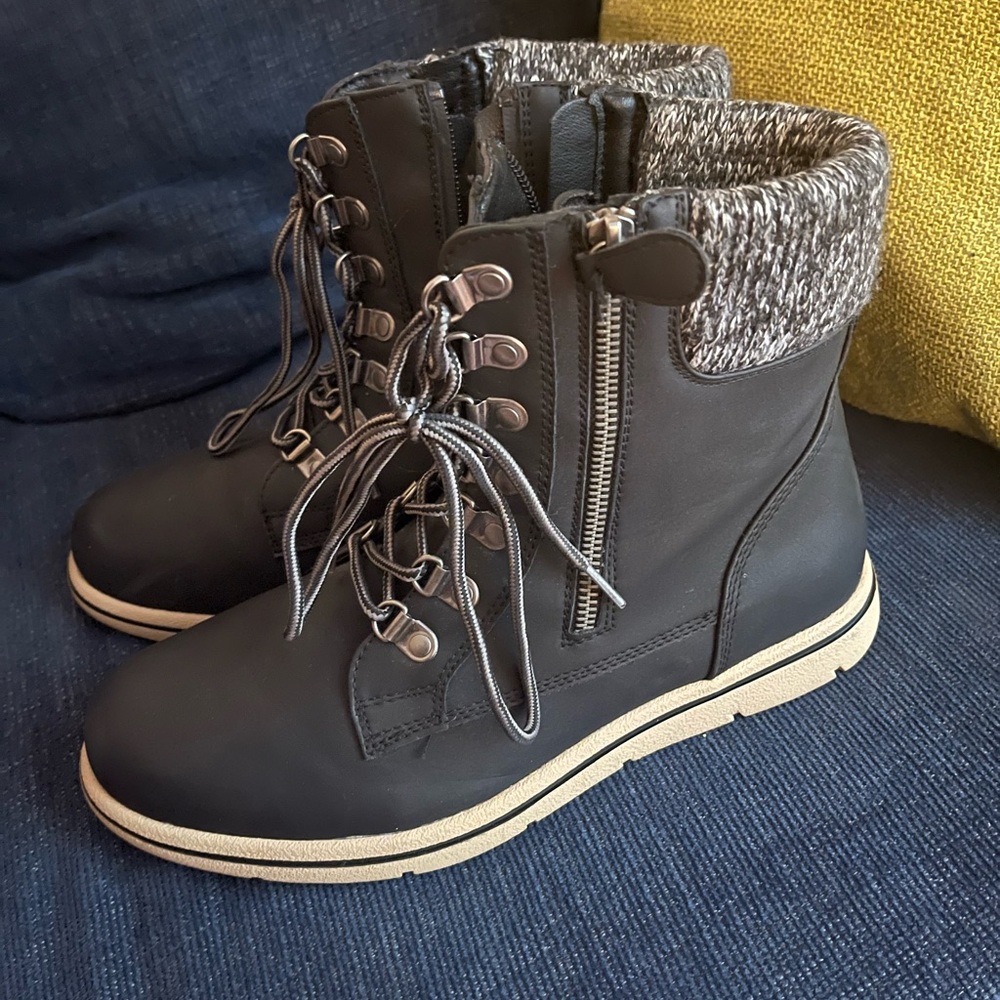 Black winter sweater boots